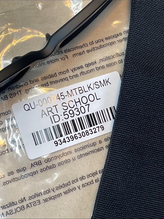 Quay Australia “Art School” Black Rectangular Sunglasses main image 4